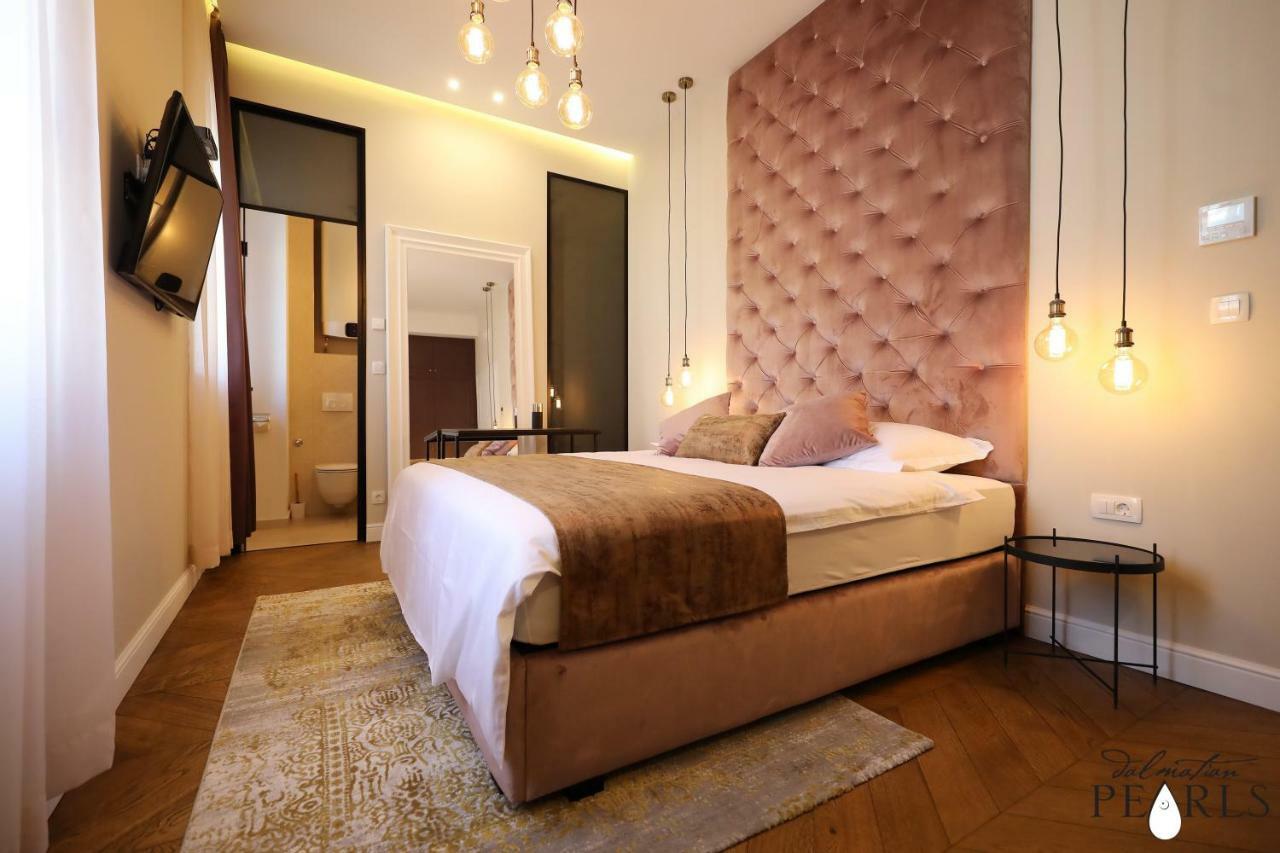 Three Pearls Deluxe Rooms & Studios Задар Экстерьер фото