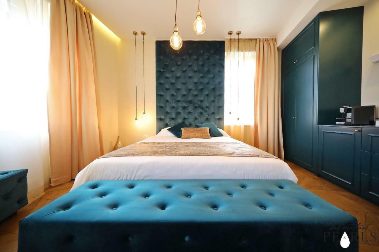 Three Pearls Deluxe Rooms & Studios Задар Экстерьер фото